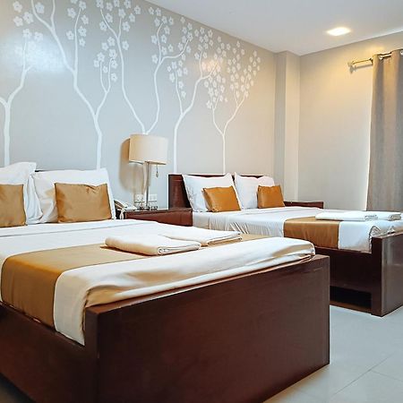 Hotel Juliana By Reddoorz Tuguegarao City Exteriör bild