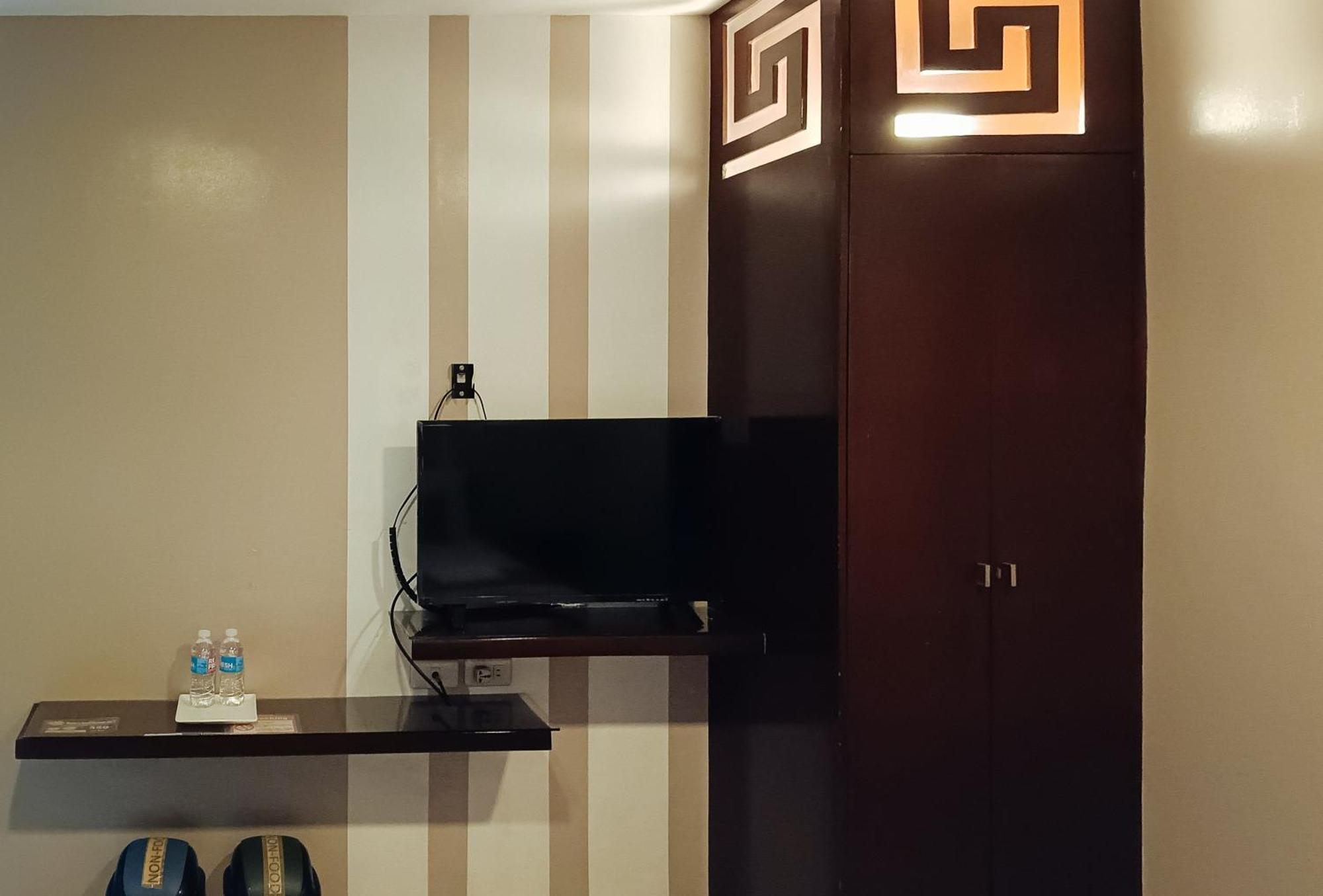 Hotel Juliana By Reddoorz Tuguegarao City Exteriör bild