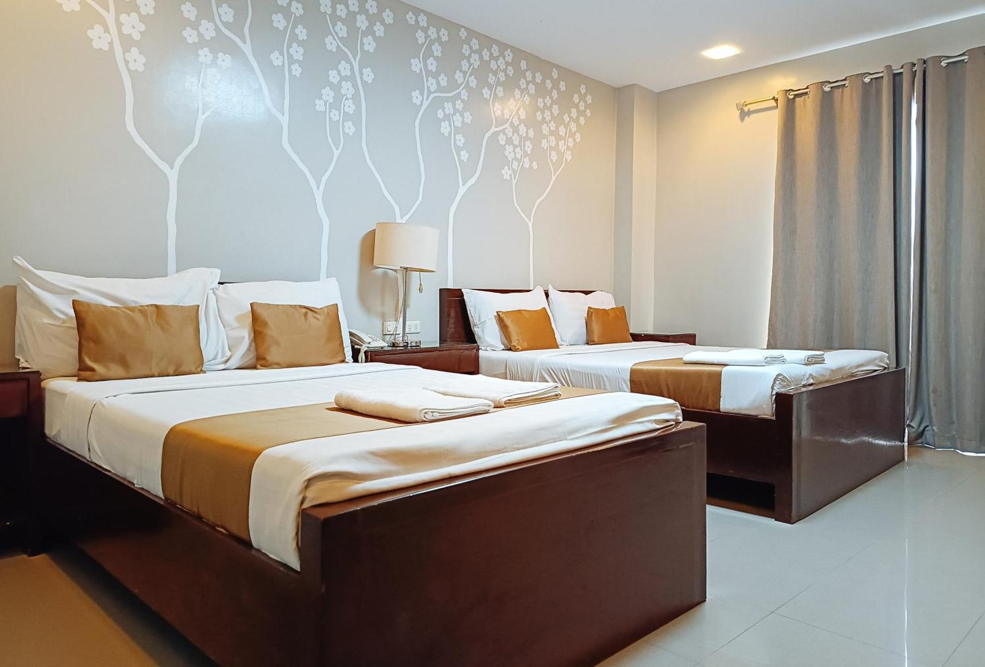 Hotel Juliana By Reddoorz Tuguegarao City Exteriör bild